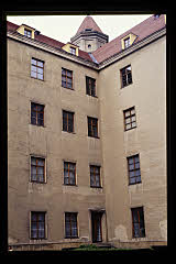 tanSF.A09-07_29()