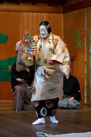 no01-00016_0112013・2013大和屋本店「葵上」（シテ）宇高通成（ツレ）大川真美（ワキ）坂苗融（間）古川道郎（笛）左鴻 泰弘（小鼓）林吉兵衛（大鼓）石井保彦（太鼓）前川光範（後見）豊嶋幸洋　他