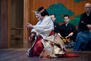 no01-00016_0312013・2013大和屋本店「葵上」（シテ）宇高通成（ツレ）大川真美（ワキ）坂苗融（間）古川道郎（笛）左鴻 泰弘（小鼓）林吉兵衛（大鼓）石井保彦（太鼓）前川光範（後見）豊嶋幸洋　他