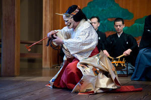 no01-00016_0332013・2013大和屋本店「葵上」（シテ）宇高通成（ツレ）大川真美（ワキ）坂苗融（間）古川道郎（笛）左鴻 泰弘（小鼓）林吉兵衛（大鼓）石井保彦（太鼓）前川光範（後見）豊嶋幸洋　他