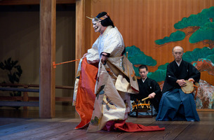 no01-00016_0342013・2013大和屋本店「葵上」（シテ）宇高通成（ツレ）大川真美（ワキ）坂苗融（間）古川道郎（笛）左鴻 泰弘（小鼓）林吉兵衛（大鼓）石井保彦（太鼓）前川光範（後見）豊嶋幸洋　他