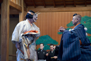 no01-00016_037.012013・2013大和屋本店「葵上」（シテ）宇高通成（ツレ）大川真美（ワキ）坂苗融（間）古川道郎（笛）左鴻 泰弘（小鼓）林吉兵衛（大鼓）石井保彦（太鼓）前川光範（後見）豊嶋幸洋　他