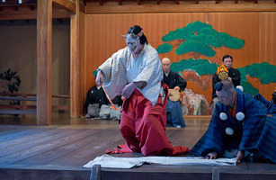 no01-00016_0522013・2013大和屋本店「葵上」（シテ）宇高通成（ツレ）大川真美（ワキ）坂苗融（間）古川道郎（笛）左鴻 泰弘（小鼓）林吉兵衛（大鼓）石井保彦（太鼓）前川光範（後見）豊嶋幸洋　他