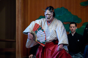 no01-00016_0612013・2013大和屋本店「葵上」（シテ）宇高通成（ツレ）大川真美（ワキ）坂苗融（間）古川道郎（笛）左鴻 泰弘（小鼓）林吉兵衛（大鼓）石井保彦（太鼓）前川光範（後見）豊嶋幸洋　他