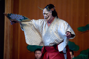 no01-00016_0642013・2013大和屋本店「葵上」（シテ）宇高通成（ツレ）大川真美（ワキ）坂苗融（間）古川道郎（笛）左鴻 泰弘（小鼓）林吉兵衛（大鼓）石井保彦（太鼓）前川光範（後見）豊嶋幸洋　他