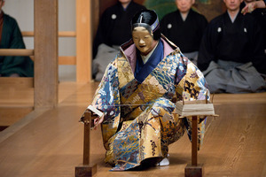 no01-00019_0462016・2016金剛能楽堂「黒塚」（シテ）宇高竜成