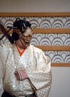 no01-00019_0522016・2016金剛能楽堂「黒塚」（シテ）宇高竜成