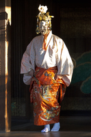 no01-00026_105平成２９・2017伏見稲荷大社「羽衣」（シテ）金剛龍謹（ワキ）岡充（笛）森田保美（小鼓）曽和鼓堂（大鼓）谷口正壽（太鼓）前川光範（地頭）豊嶋幸洋（本後見）豊嶋晃嗣　他 