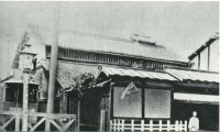 sdn_156(京都府京都市伏見区下油掛町_伏見駿河屋本店前)