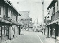 sdn_522(京都府京都市下京区廿人講町_東本願寺前_正面通)