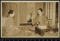 sol-A-17-04-11昭和０５・1930歌舞伎座「ちきり伊勢屋」易者白井左近〈6〉市川　寿美蔵、客伊勢屋の忰伝次郎〈7〉沢村　宗十郎