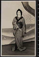sol-I-01-01-33昭和１３・1938歌舞伎座「［花翫暦色所八景　年増］花暦柳絮彩　としま　うかれ坊主 」年増おきく〈6〉尾上　菊五郎