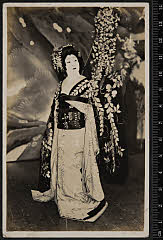 sol-I-01-08-02昭和１２・1937歌舞伎座「［歌へす歌へす名残大津絵］藤娘【02】」藤娘〈6〉尾上　菊五郎