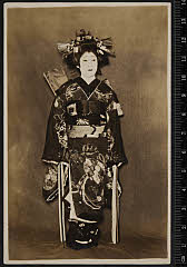 sol-I-01-08-36昭和０６・1931東京劇場「［春昔由縁英］羽根の禿」禿梅野〈6〉尾上　菊五郎