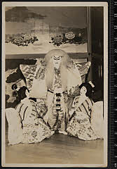 sol-I-02-03-29昭和１５・1940歌舞伎座「［春興鏡獅子］鏡獅子」胡蝶の精〈6〉中村　福助、獅子の精〈6〉尾上　菊五郎、胡蝶の精〈3〉尾上　菊之助