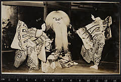 sol-I-02-03-32大正１４・1925市村座「［春興鏡獅子］鏡獅子」胡蝶の精〈〉尾上　琴次郎、獅子の精〈6〉尾上　菊五郎、胡蝶の精〈〉尾上　菊丸