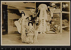 sol-I-02-03-38昭和１４・1939「［春興鏡獅子］鏡獅子」獅子の精〈6〉尾上　菊五郎、胡蝶の精〈4〉尾上　菊次郎、胡蝶の精〈3〉尾上　菊之助