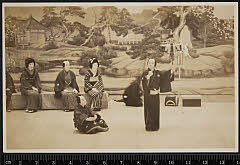 sol-I-04-06-05・「神楽諷雲井曲毬　どんつく」〈6〉尾上　菊五郎、〈7〉坂東　三津五郎