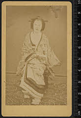 sol-J-07-02-15明治１２・1879新富座「鏡山錦栬葉」多賀家の妻お才〈8〉岩井　半四郎