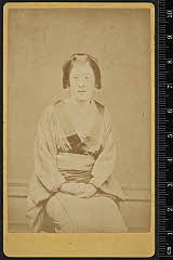 sol-J-07-03-07明治１２・1879新富座「綴合於伝仮名書」浪之助女房玉橋お伝〈5〉尾上　菊五郎