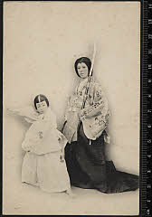 sol-J-08-01-36明治４２・1909歌舞伎座「新歌舞伎十八番の内　女楠」楠室柏の前〈5〉中村　歌右衛門、正行〈2〉中村　児太郎