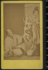 sol-J-20-11-09明治15・1882市村座「京人形左削」左甚五郎〈4〉中村　芝翫、京人形〈4〉中村　福助