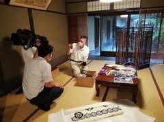 https://www.arc.ritsumei.ac.jp/lib/app/newarc/news/assets_c/2020/09/gion_dm_tv_interview-thumb-240xauto-2506.jpg