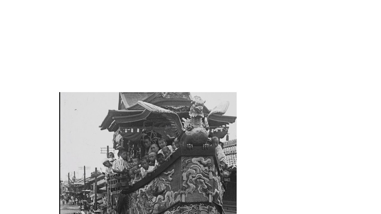 Old films of Yama-hoko parade before World War II